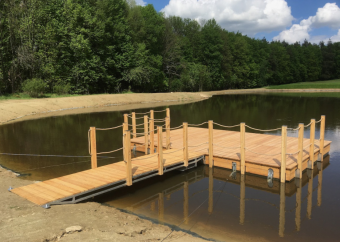 Odpočinkové molo na Otavě pontony.cz.png.